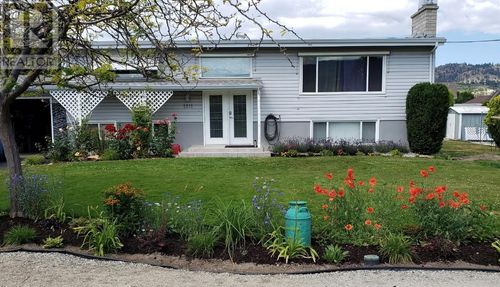 5010 Croil Ave, Summerland, BC, V0H1Z9 | Card Image