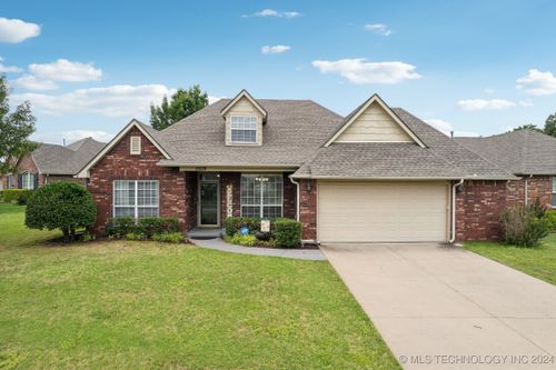 2029 W Woodbury Street, Broken Arrow, OK, 74012 | Card Image