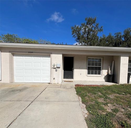 37225 Grassy Hill Ln, DADE CITY, FL, 33525-5207 | Card Image