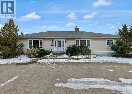 2241 Ocean Way W, Saint John, NB, E2M5H8 | Card Image