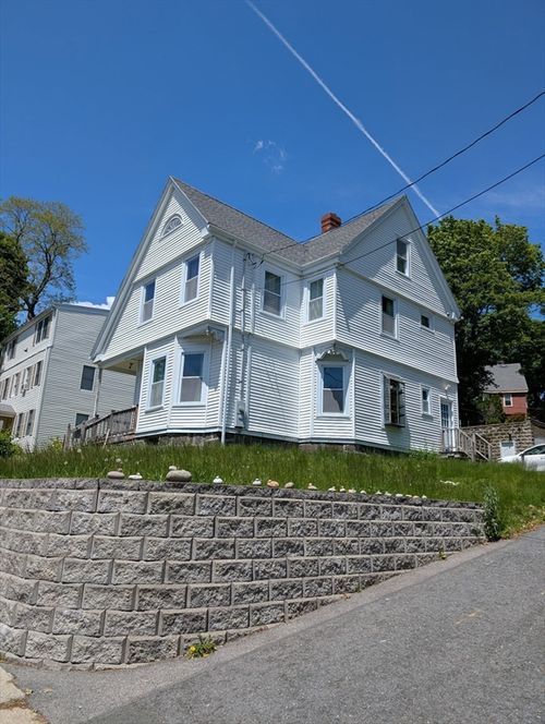 27 Pleasant St, Beverly, MA, 01915-4957 | Card Image