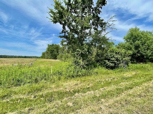 210 Trout Creek Drive, Hobart, WI, 54155 | Card Image