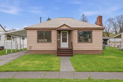 4824 N Adams St, Spokane, WA, 99205-5404 | Card Image