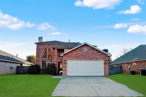 9040 Tyne Trl, Fort Worth, TX, 76118-7503 | Card Image