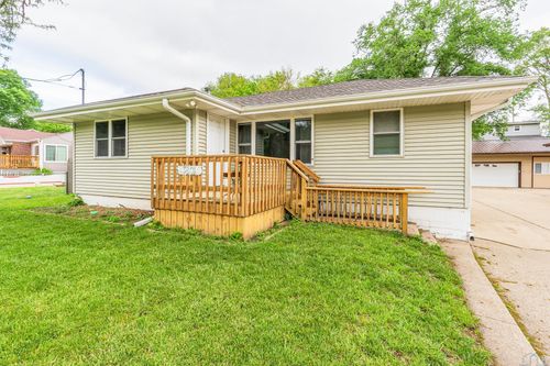3801 Elmdale Ave, Sioux City, IA, 51103-3137 | Card Image