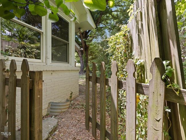 46-Fenced Yard | Image 30