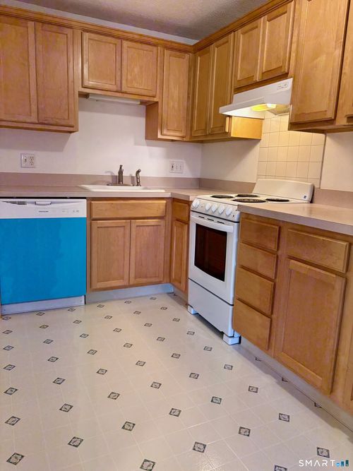 204-204 Towne House Rd, Hamden, CT, 06514-2139 | Card Image