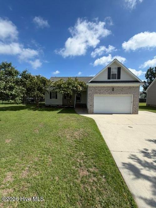 277 Laurie Ellis Rd, Winterville, NC, 28590-8402 | Card Image