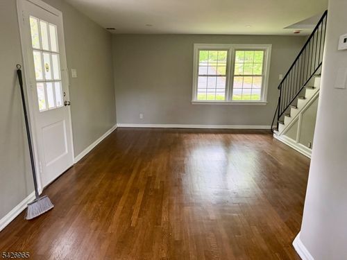 4h-10 Beech Spring Dr, Summit, NJ, 07901-1137 | Card Image