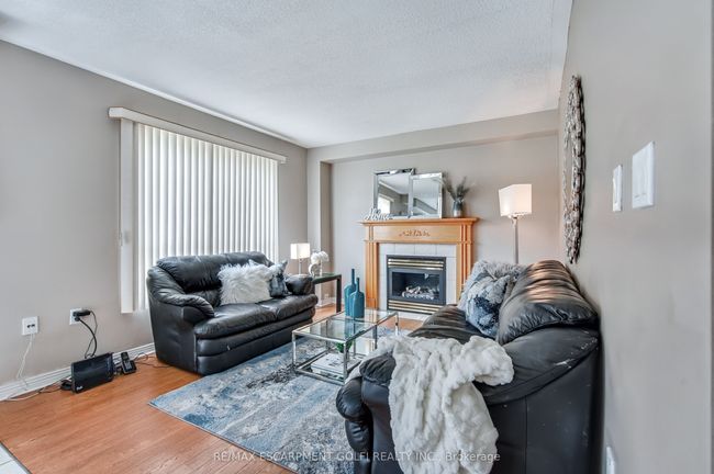 24 Diamond Crt, House other with 5 bedrooms, 3 bathrooms and 4 parking in Hamilton ON | Image 12