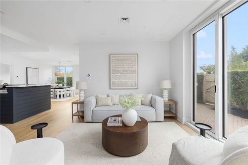 apt-101-1 Tower Dr, Portsmouth, RI, 02871-1634 | Card Image