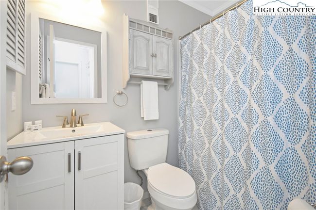 Full Bathroom | Image 13