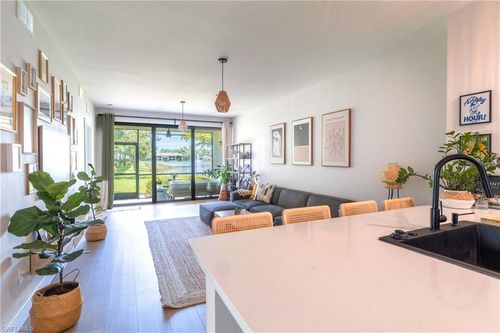 unit-101-15126 Palmer Lake Cir, NAPLES, FL, 34109-9055 | Card Image