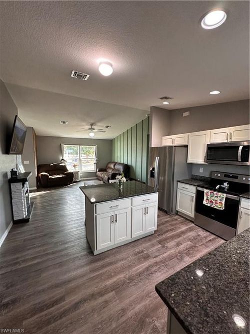 9025 Lamkin Cir, Labelle, FL, 33935-4497 | Card Image