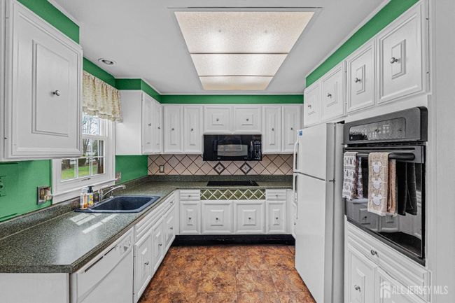 44A - 44 Concord Ln, Home with 2 bedrooms, 1 bathrooms and null parking in Monroe NJ | Image 8