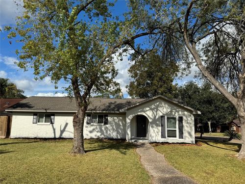 2002 Sunset Ct S, League City, TX, 77573-3520 | Card Image
