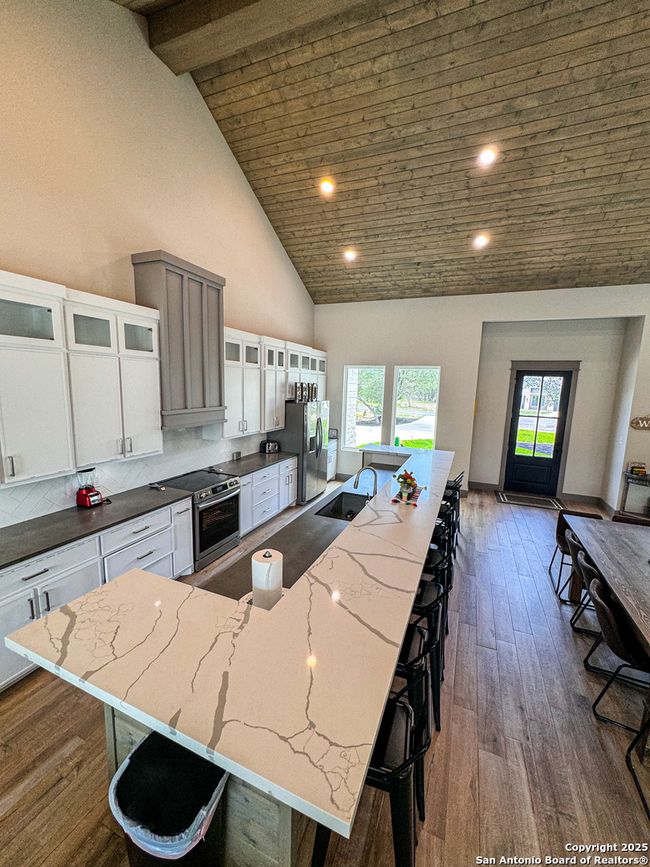 34 Lazy Dr, House other with 5 bedrooms, 6 bathrooms and null parking in Concan TX | Image 8
