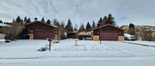 977 Shinagle Dr, Dickinson, ND, 58601-4202 | Card Image