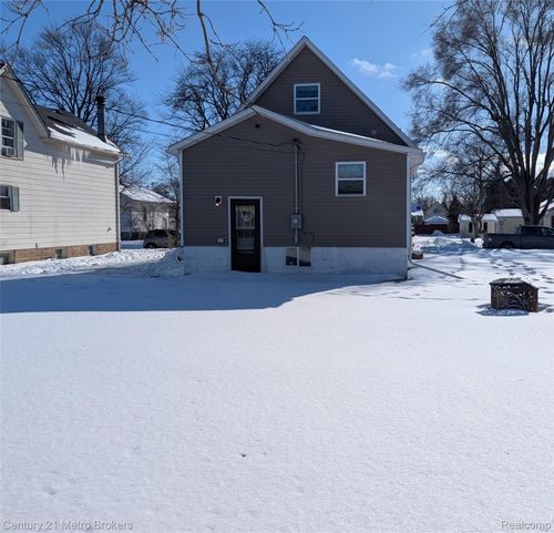 226 Bell St, Marine City, MI, 48039-1713 | Card Image