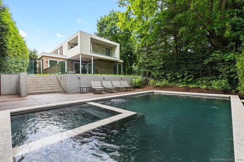 29 Lockwood Dr, Old Greenwich, CT, 06870-1912 | Card Image