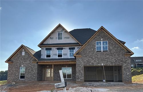 325 Grandworth Way, King, NC, 27021-9352 | Card Image