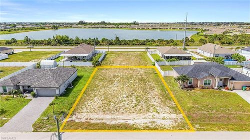 914 Nw 8th Ter, Cape Coral, FL, 33993-7268 | Card Image