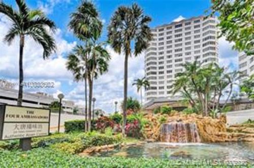1049-825 Brickell Bay Dr, Miami, FL, 33131 | Card Image