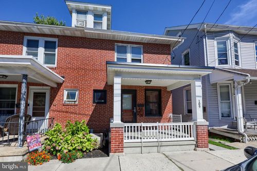 109 W Fulton St, EPHRATA, PA, 17522-1938 | Card Image