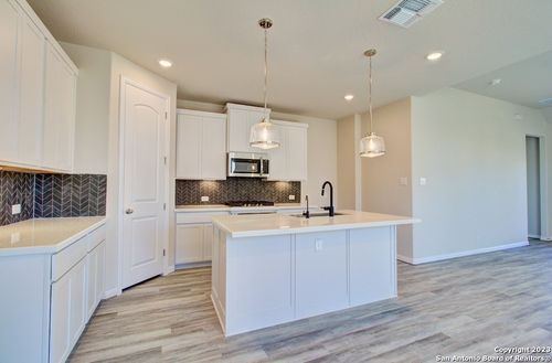 1822 Pining St, New Braunfels, TX, 78132-0312 | Card Image