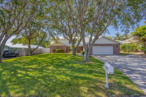 8888 Se Colony St, Hobe Sound, FL, 33455-4408 | Card Image