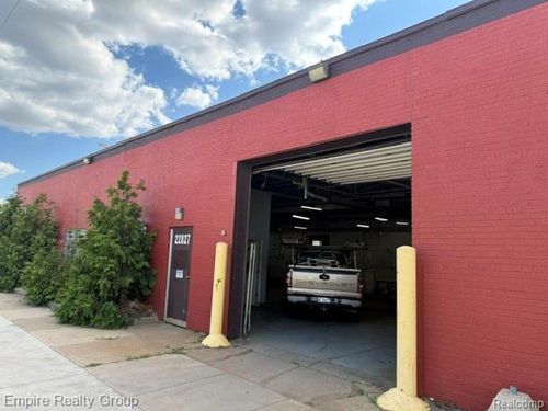 22845 Hoover Rd, Warren, MI, 48089-2541 | Card Image