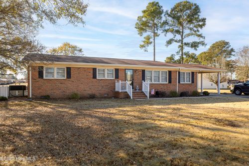 402 Willow Rd, Clinton, NC, 28328-2258 | Card Image