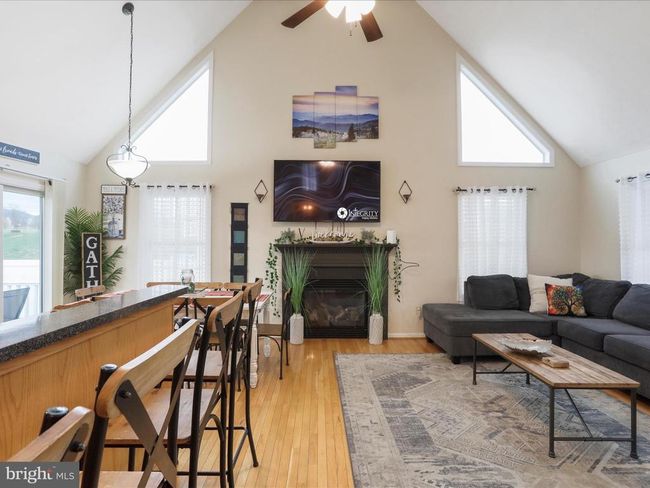 317 Locustdale Loop, House other with 3 bedrooms, 3 bathrooms and null parking in SHENANDOAH VA | Image 7