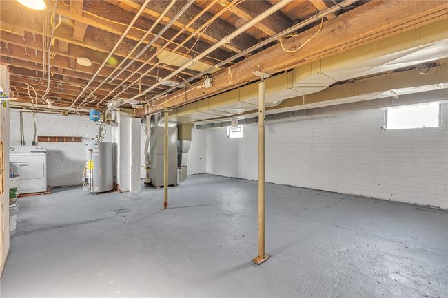 Basement / laundry | Image 30