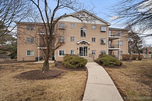apt-201-1258 Chalet Rd, Naperville, IL, 60563-8976 | Card Image