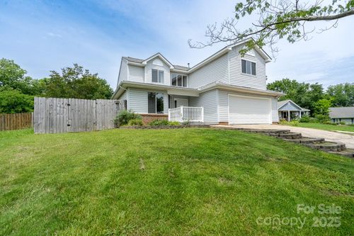 8540 Indian Summer Trl, Harrisburg, NC, 28075-9686 | Card Image