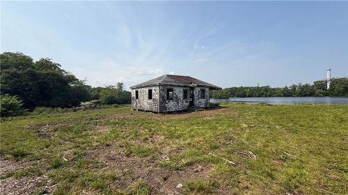 79 Taylor Rd, Johnston, RI, 02919-5711 | Card Image