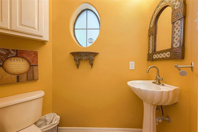 Half bath | Image 18