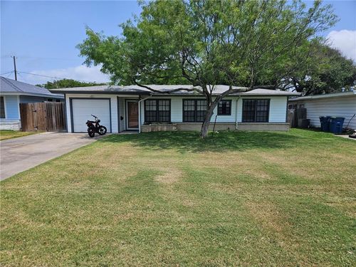 115 Holly Dr, Portland, TX, 78374-1429 | Card Image