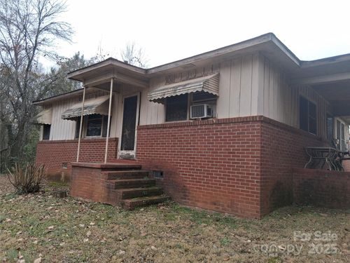 111 Parmer St, Forest City, NC, 28043-3526 | Card Image