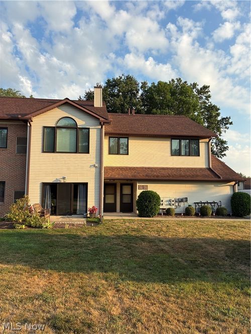 7272 Village Dr, Concord Township, OH, 44060-6595 | Card Image