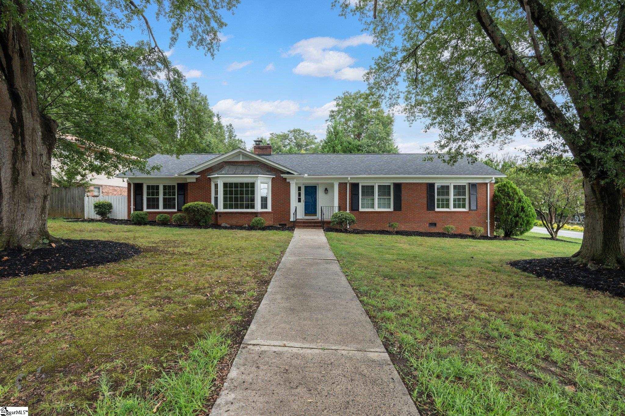 Rollingreen Rd, Greenville, SC 29615