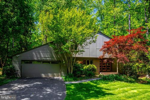 11698 Fox Glen Dr, Oakton, VA, 22124-2241 | Card Image
