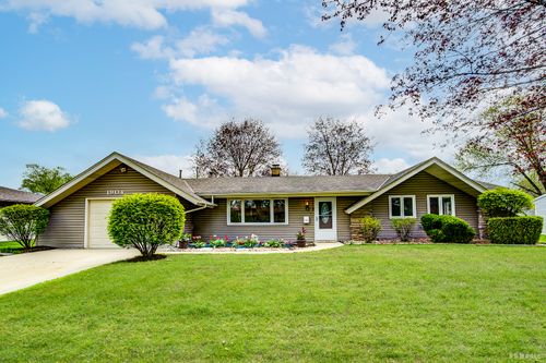 1904 Winston Ln, Schaumburg, IL, 60193-1164 | Card Image