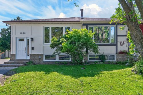1088 Pinewood Pl, Kingston, ON, K7P1L1 | Card Image