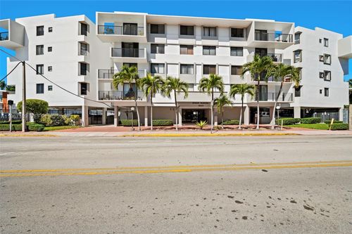 303-8100 Byron Ave, Miami Beach, FL, 33141-4942 | Card Image