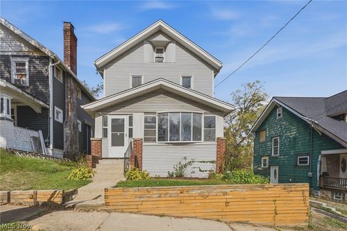 671 Russell Ave, Akron, OH, 44307-1270 | Card Image