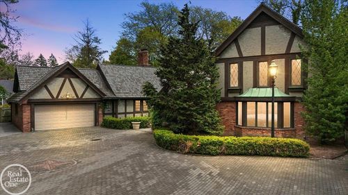 17680 E Jefferson Ave, Grosse Pointe, MI, 48230-1926 | Card Image