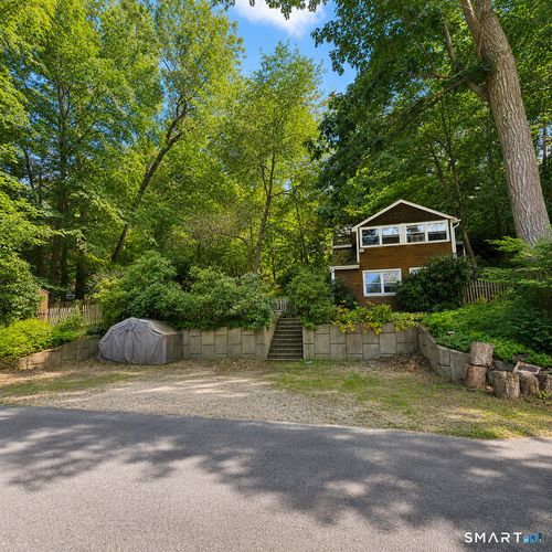 64 Forest Dr, Sandy Hook, CT, 06482-1228 | Card Image