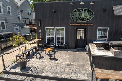 812 Ellis Blvd Nw, Cedar Rapids, IA, 52405-2613 | Card Image